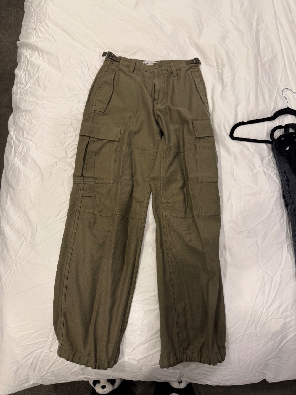 NWT Aritzia TNA Cargo Pants